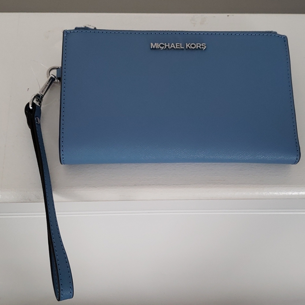 Blue Michael Kors brand new blue wristlet - Picture 1 of 6